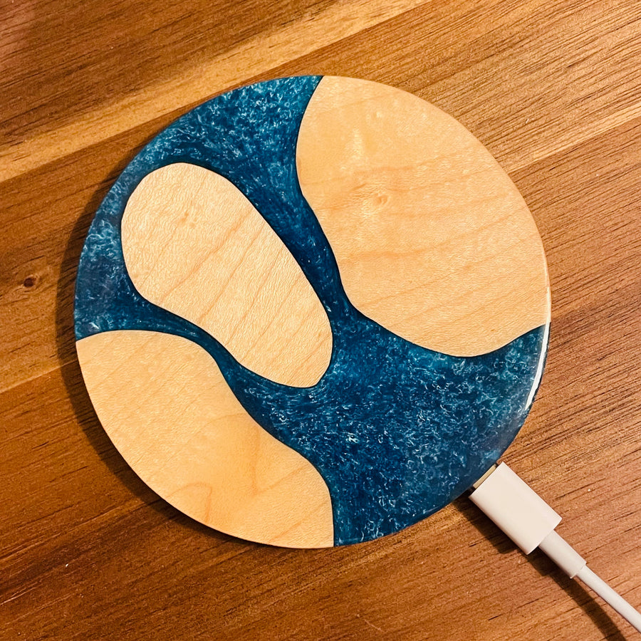 Wood and Resin Cobalt Maple Island - Wireless Phone Charger