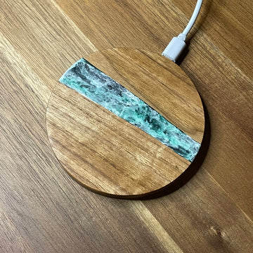 15W Qi Wireless Phone Charger.&nbsp;Made of ash wood with green and white swirled resin. Size: 3.875"Diameter x .5"D Comes with a 3' Type C Micro to USB cord.